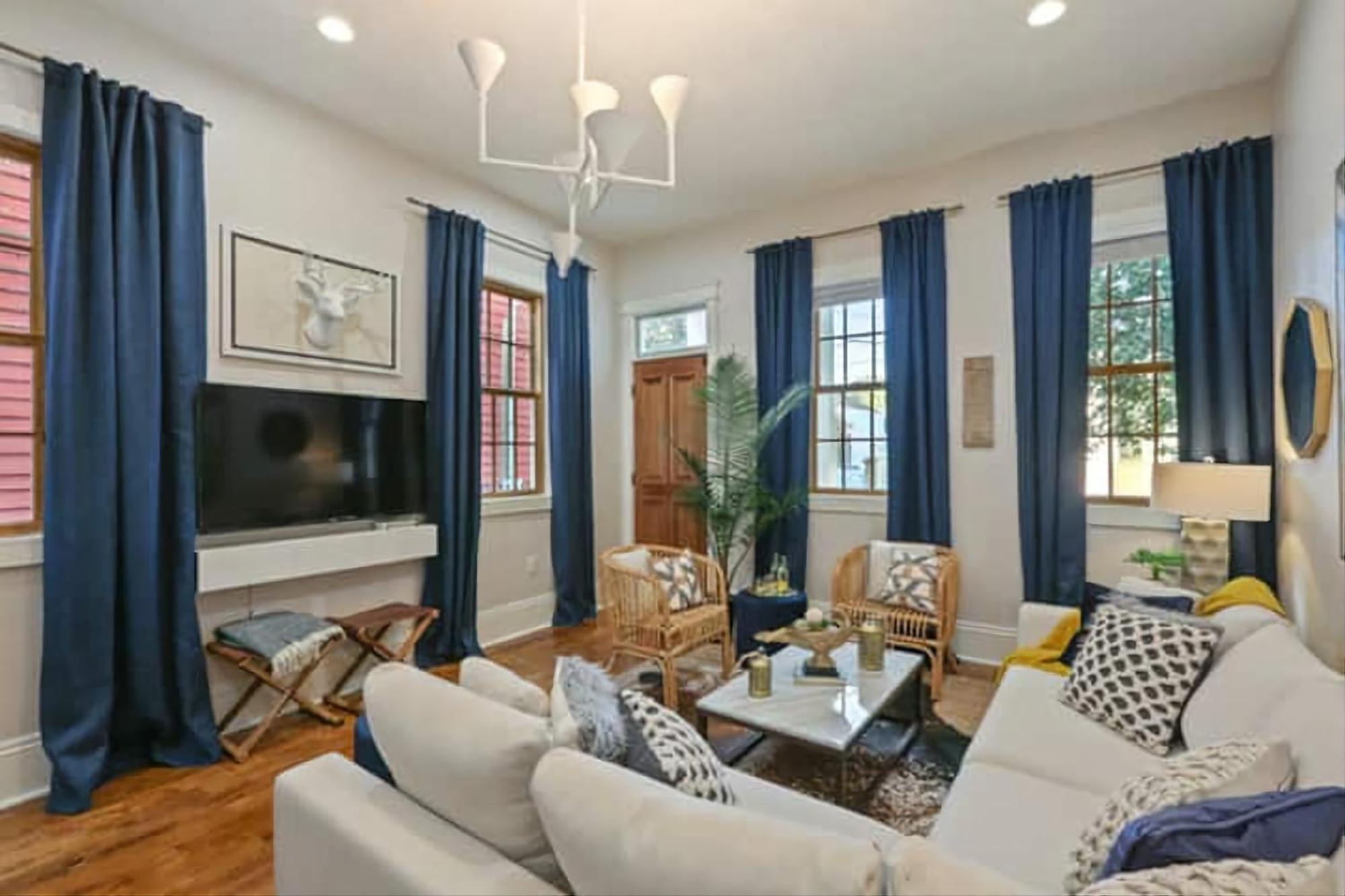 Designer Walking Distance To The French Quarter's *